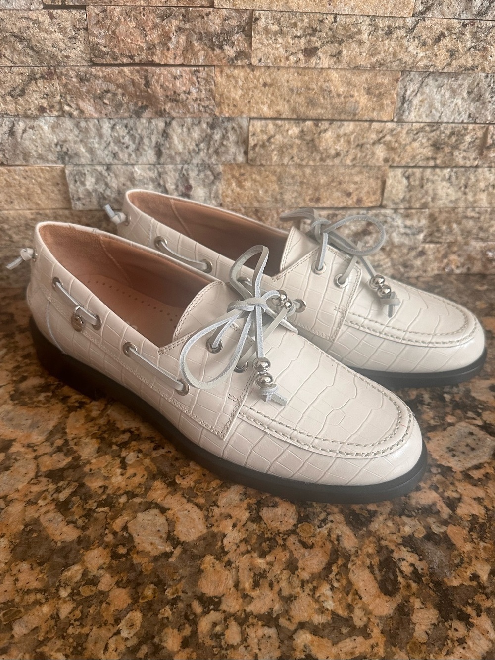 LABUCQ Nelson Boat Shoes Ivory Leather Crocco Womens